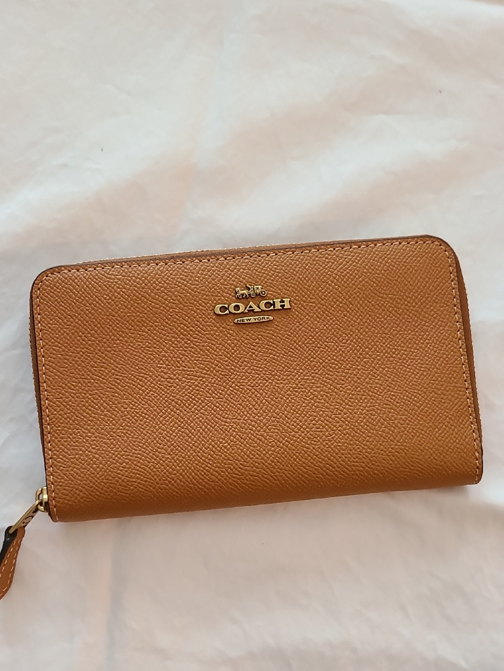 NWOT Coach Medium Saddle Brown Zip Around Leather Wallet with Gold Logo